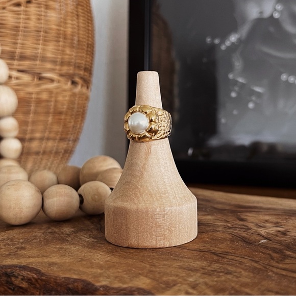 18K GOLD PLATED TEXTURED PEARL EGG RING - Picture 1 of 7